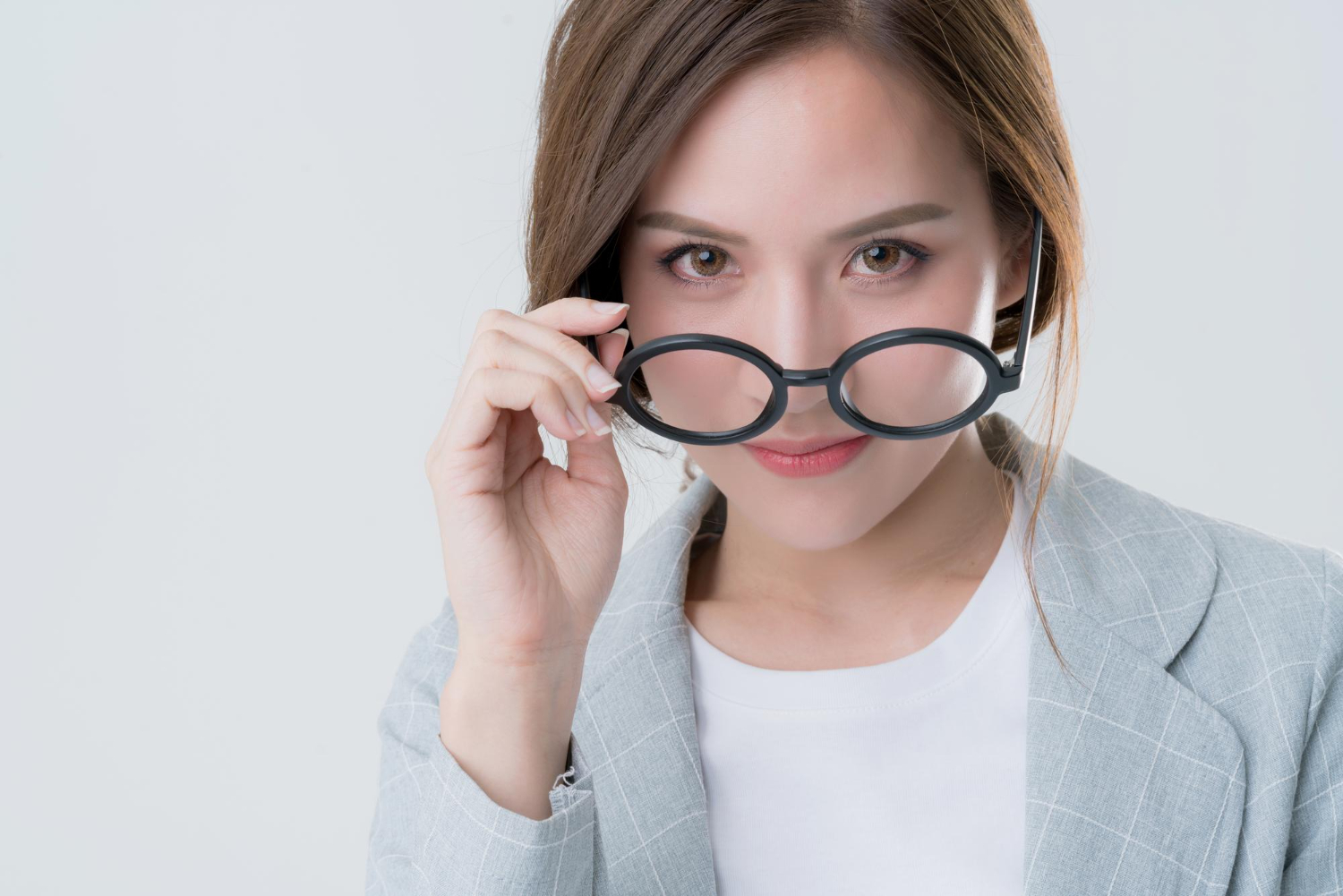 การใส่แว่นตาที่เหมาะสม: วิธีเลือกแว่นตาให้ตรงกับปัญหาสายตา